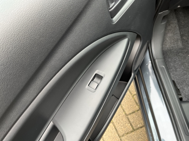 Space Star / UPE: 16.730,-  / 1,2l SELECT KLIMA ISOFIX DAB+ BLUETOOTH USB