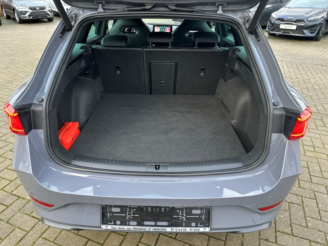 Leon Sportstourer 1.4 e-Hybrid NAV Memory BT ACC PDC SHZ