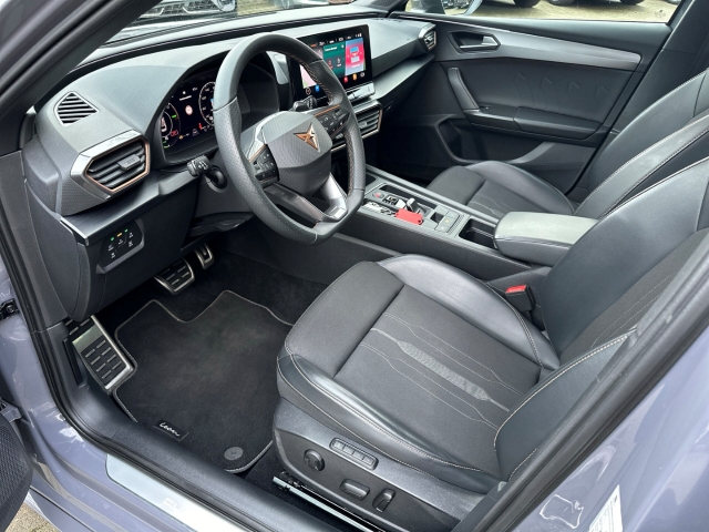 Leon Sportstourer 1.4 e-Hybrid NAV Memory BT ACC PDC SHZ