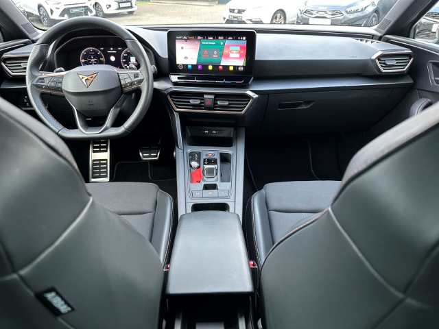 Leon Sportstourer 1.4 e-Hybrid NAV Memory BT ACC PDC SHZ