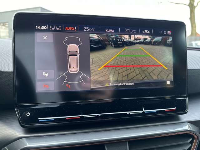 Leon Sportstourer 1.4 e-Hybrid NAV Memory BT ACC PDC SHZ
