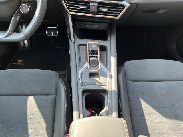 Leon ST VZ / UPE: 58.512,- / 1.5 e-HYBRID PANO NAV ACC LED BT