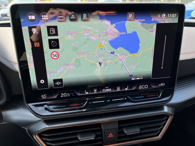 Leon ST VZ / UPE: 58.512,- / 1.5 e-HYBRID PANO NAV ACC LED BT