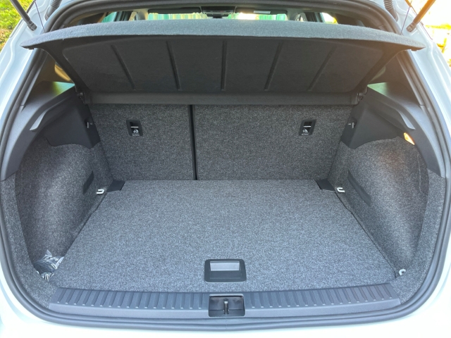 Arona FR / UPE: 36.460,- / 1.0 TSI DSG ACC LED WINTER-PAK.