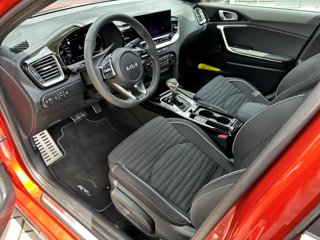 Cee'd 1.5T / UPE: 35.950,-  / GT-LINE ACC JBL BT NAVI PDC LED