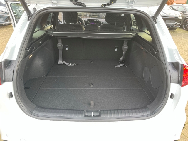 Cee'd_sw 1.5T / UPE: 38.065,-  / GT-LINE TECH BT ACC NAVI SHZ 18Z