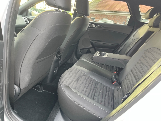 Cee'd_sw 1.5T / UPE: 38.065,-  / GT-LINE TECH BT ACC NAVI SHZ 18Z