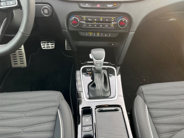Cee'd_sw 1.5T / UPE: 38.065,-  / GT-LINE TECH BT ACC NAVI SHZ 18Z