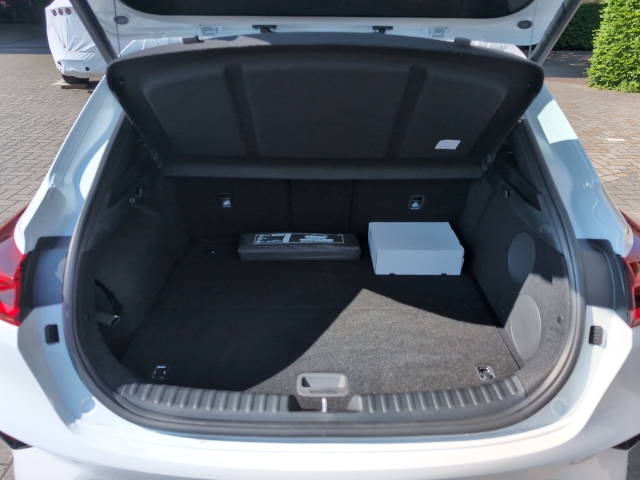 XCee'd 1.5T DCT7 / UPE: 38.220,- / SPIRIT XCLUSIVE ACC AHK