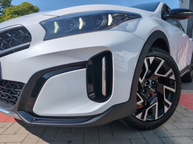 XCee'd 1.5T DCT7 / UPE: 38.220,- / SPIRIT XCLUSIVE ACC AHK