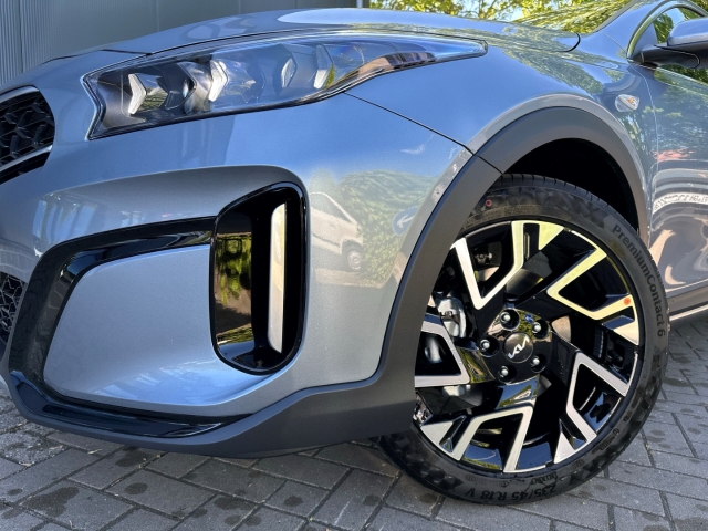 XCee'd 1.0T VISION / UPE: 30.460,- / KOMFORT LED GRA NAVI