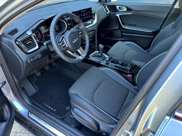 XCee'd 1.0T VISION / UPE: 30.460,- / KOMFORT LED GRA NAVI