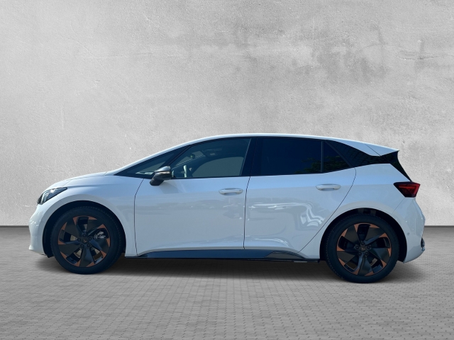 Born / UPE: 54.100,-  / 77kWh HUD StandHZG NAV Beats 360 Kamera