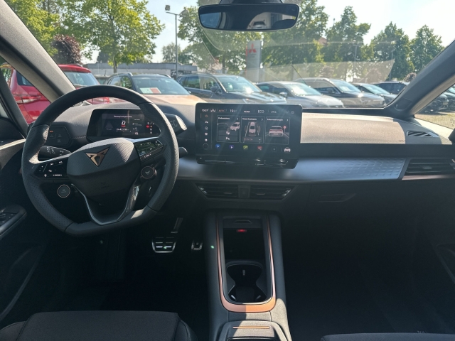 Born / UPE: 54.100,-  / 77kWh HUD StandHZG NAV Beats 360 Kamera