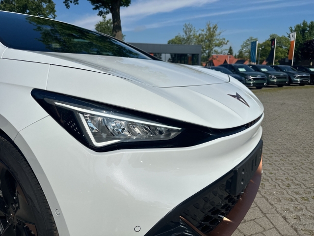 Born / UPE: 54.100,-  / 77kWh HUD StandHZG NAV Beats 360 Kamera
