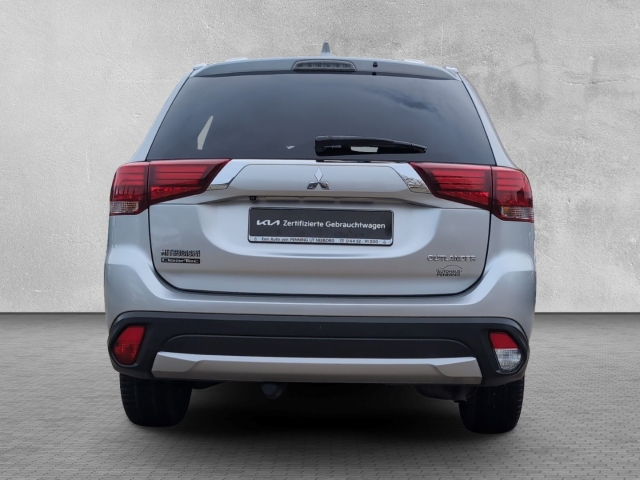 Outlander EDITION 100 2,0l MIVEC 2WD CVT KAMERA BLUETOOTH