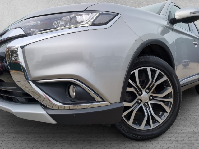 Outlander EDITION 100 2,0l MIVEC 2WD CVT KAMERA BLUETOOTH