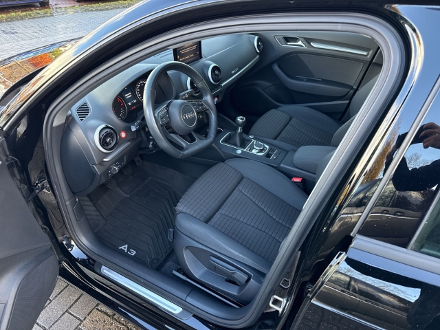 A3 30 TFSI sport Sportback Bi-Xenon 2-Zonen-Klimaautom Fahrerprofil Musikstreaming