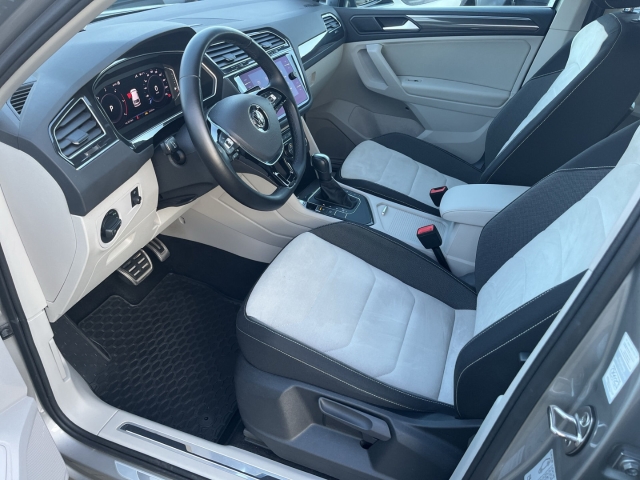 Tiguan 2.0 TDI Highline R-Paket APPLECARPLAY LED AHK BT
