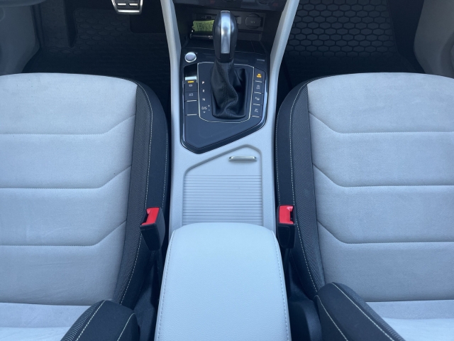 Tiguan 2.0 TDI Highline R-Paket APPLECARPLAY LED AHK BT