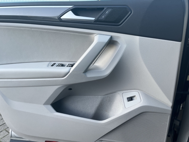 Tiguan 2.0 TDI Highline R-Paket APPLECARPLAY LED AHK BT