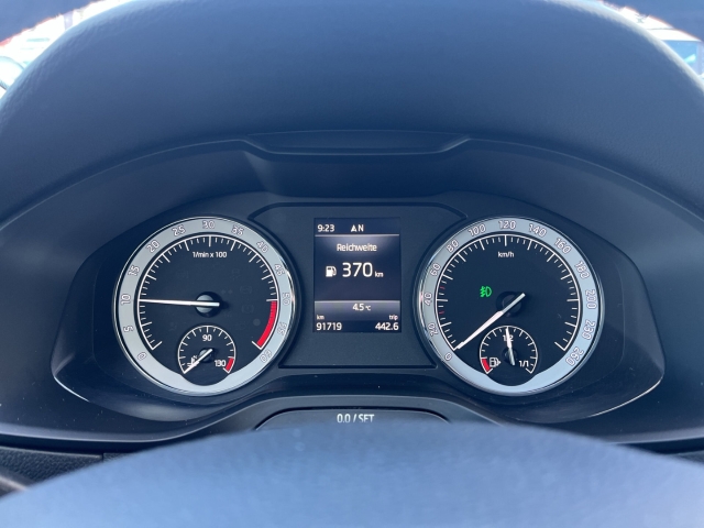 Karoq Style 4x4 2.0 TDI NAVI PANO LED CARPLAY