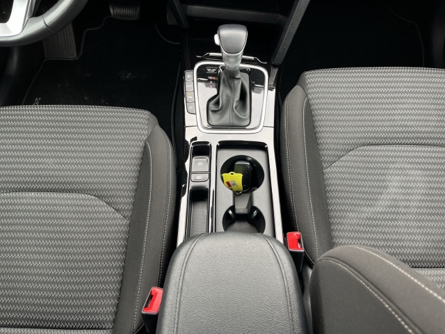 XCee'd 1.6 PHEV PDC LENKRADHZG SITZHZG NAVI LED KAMERA ACC