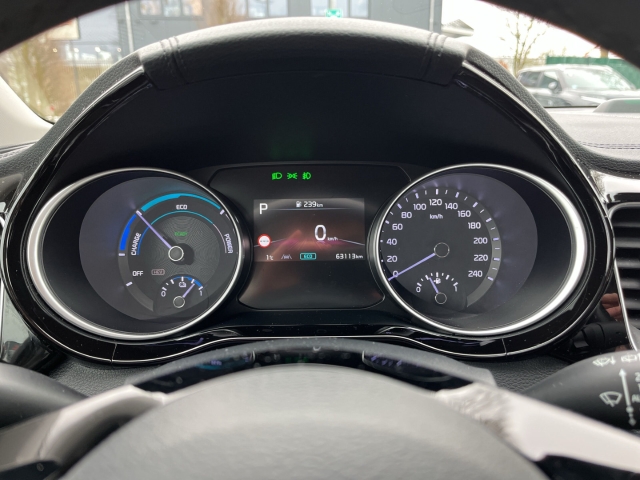 XCee'd 1.6 PHEV PDC LENKRADHZG SITZHZG NAVI LED KAMERA ACC