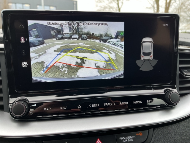 XCee'd 1.6 PHEV PDC LENKRADHZG SITZHZG NAVI LED KAMERA ACC