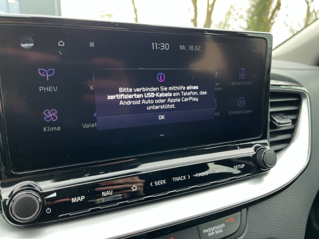 XCee'd 1.6 PHEV PDC LENKRADHZG SITZHZG NAVI LED KAMERA ACC