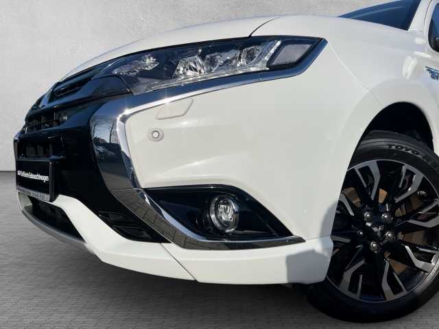 Outlander PHEV 4WD TOP m. Fahrassistenz-Paket