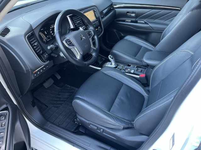 Outlander PHEV 4WD TOP m. Fahrassistenz-Paket