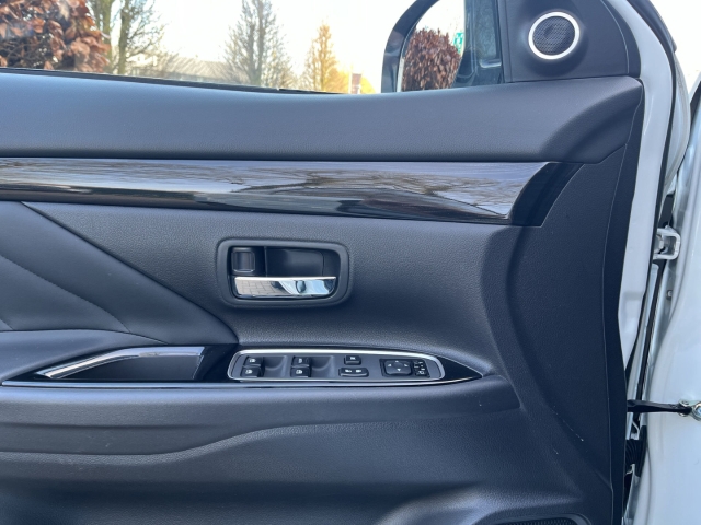 Outlander PHEV 4WD TOP m. Fahrassistenz-Paket