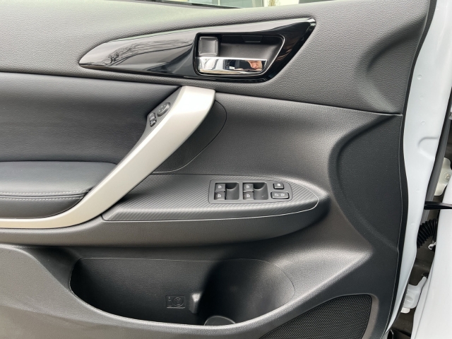 Eclipse Cross Select Black 4WD Plug-in Hybrid