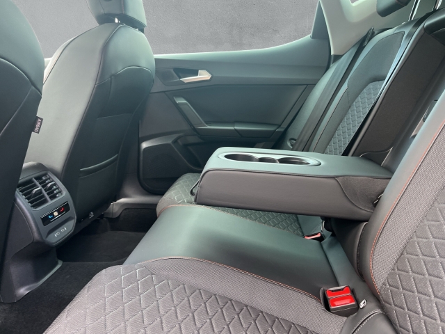 Leon FR 1.5 TSI ACT LED FULL-LINK PDC TEMPOMAT KLIMA BT