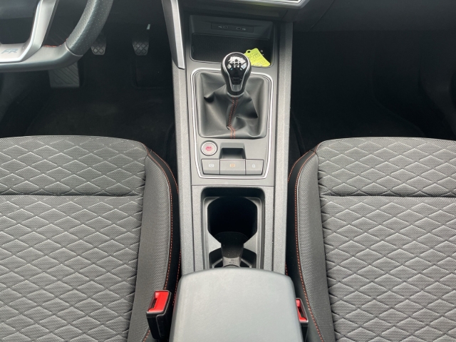 Leon FR 1.5 TSI ACT LED FULL-LINK PDC TEMPOMAT KLIMA BT