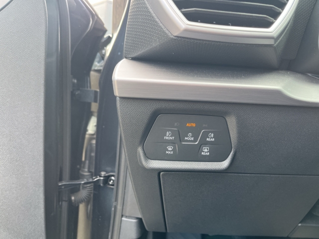 Leon FR 1.5 TSI ACT LED FULL-LINK PDC TEMPOMAT KLIMA BT