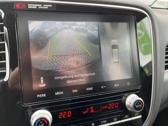 Outlander PHEV Top 4WD e-Sitze PDC Apple CarPlay ACC