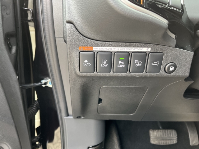 Outlander PHEV Top 4WD e-Sitze PDC Apple CarPlay ACC