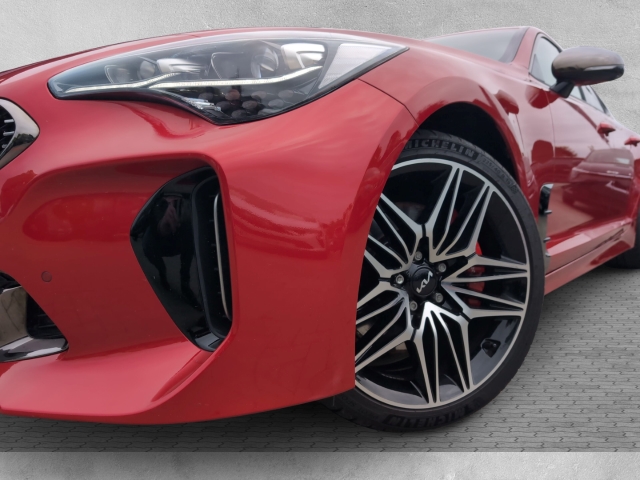 Stinger GT 4WD 3.3 V6T Harman/Kardon LED Brembo AppleCarPlay