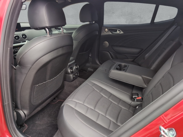 Stinger GT 4WD 3.3 V6T Harman/Kardon LED Brembo AppleCarPlay