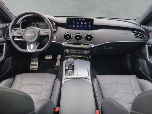 Stinger GT 4WD 3.3 V6T Harman/Kardon LED Brembo AppleCarPlay