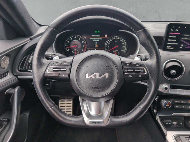 Stinger GT 4WD 3.3 V6T Harman/Kardon LED Brembo AppleCarPlay