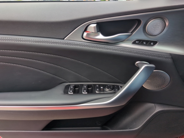 Stinger GT 4WD 3.3 V6T Harman/Kardon LED Brembo AppleCarPlay