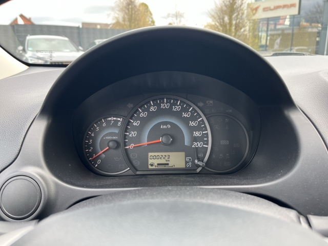 Space Star Select 1,2 l MIVEC MT KLIMA SERVO ZV BT