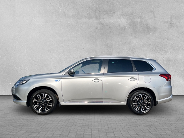 Outlander PHEV 4WD TOP LED ACC NAVI KLIMA GD PDC