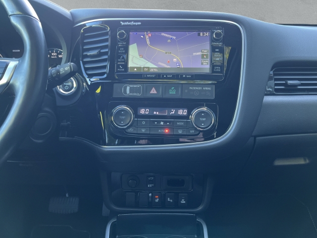 Outlander PHEV 4WD TOP LED ACC NAVI KLIMA GD PDC