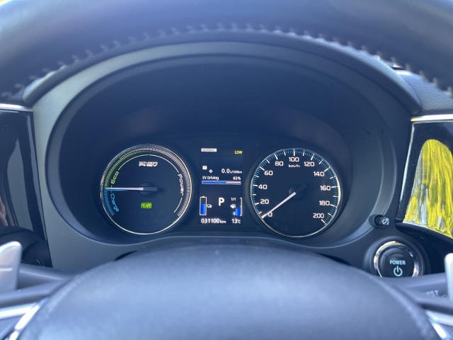 Outlander PHEV 4WD TOP LED ACC NAVI KLIMA GD PDC
