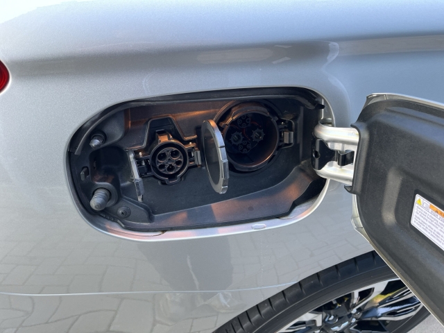 Outlander PHEV 4WD TOP LED ACC NAVI KLIMA GD PDC