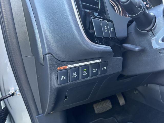 Outlander PHEV 4WD TOP LED ACC NAVI KLIMA GD PDC